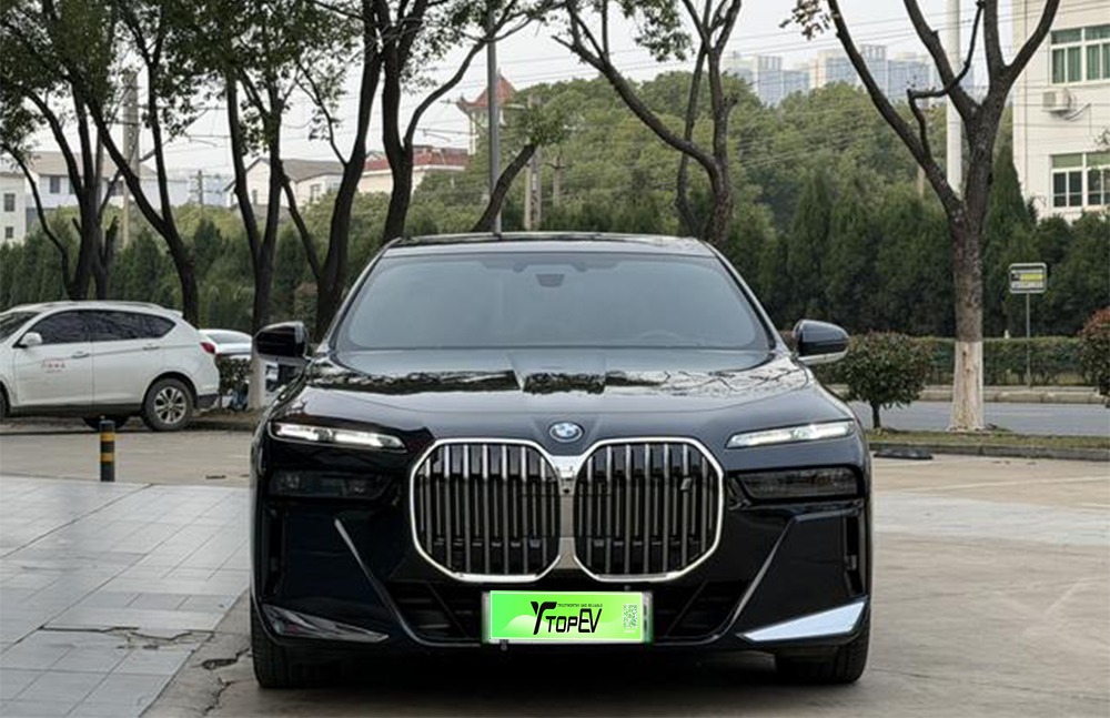 imgi_4_bmw i7 2 BMW i7 2026 eDrive50L Luxury Package – Factory Price From China | Chinese Ev Cars in Algeria - Image 1