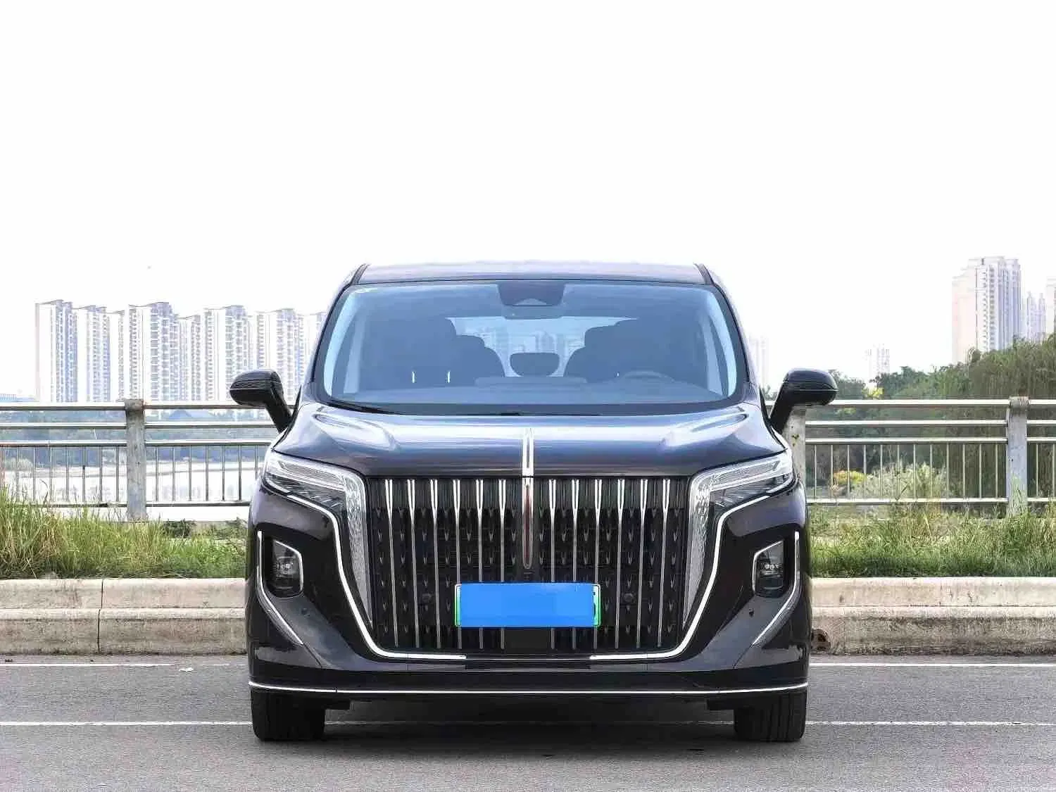 imgi_83_Used-2025-Hongqi-Hq9-Phev-220km-Range-Auto-Car-Used-Car-Hybrid-C 2026 Hongqi Hq9 Phev 220km Range – In Stock in China | Chinese Ev Cars in Algeria - Image 1