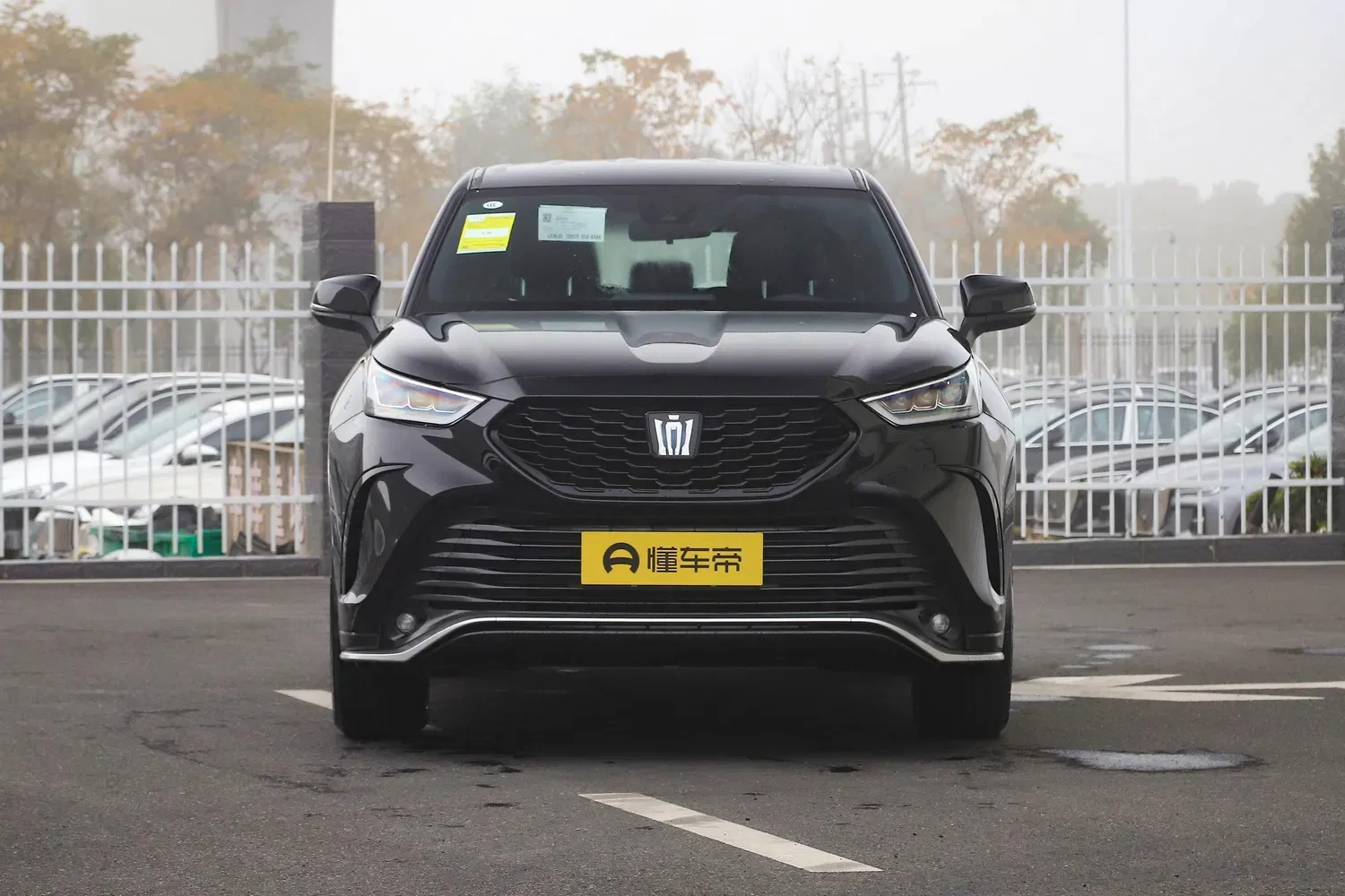imgi_41_Toyota-Crown-2023-Phev-Second-Hand-Electric-Car-Auto-Vehicle Toyota Crown 2023 Phev – For Sale From China | Chinese Ev Cars in Algeria - Image 1