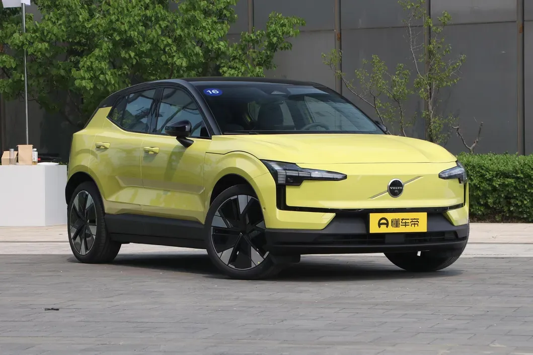 imgi_43_Volvo-Ex30-2025-Rwd-Plus-Battery-Electric Volvo EX30 – For Sale From China | Chinese Ev Cars in Algeria - Image 1